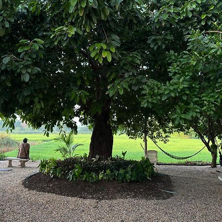 Ban Suweena Uthai Thani Buitenkant foto