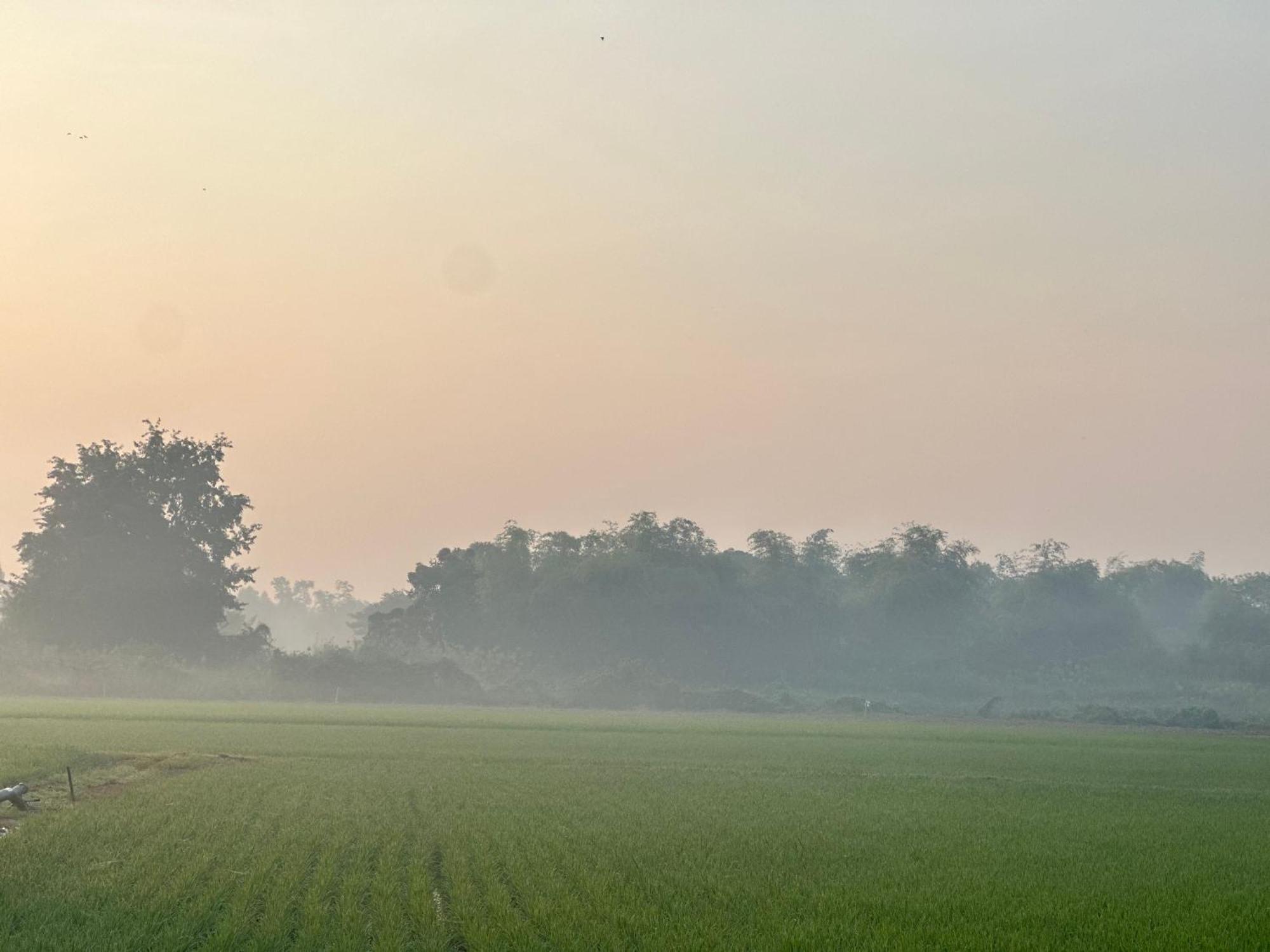 Ban Suweena Uthai Thani Buitenkant foto