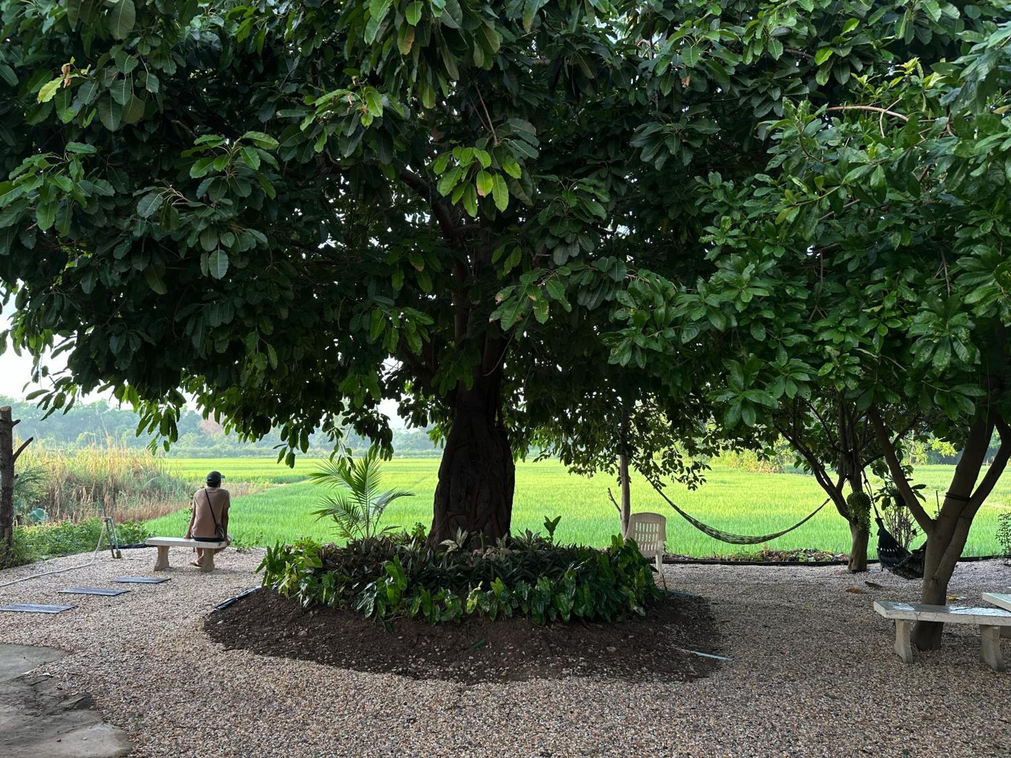 Ban Suweena Uthai Thani Buitenkant foto