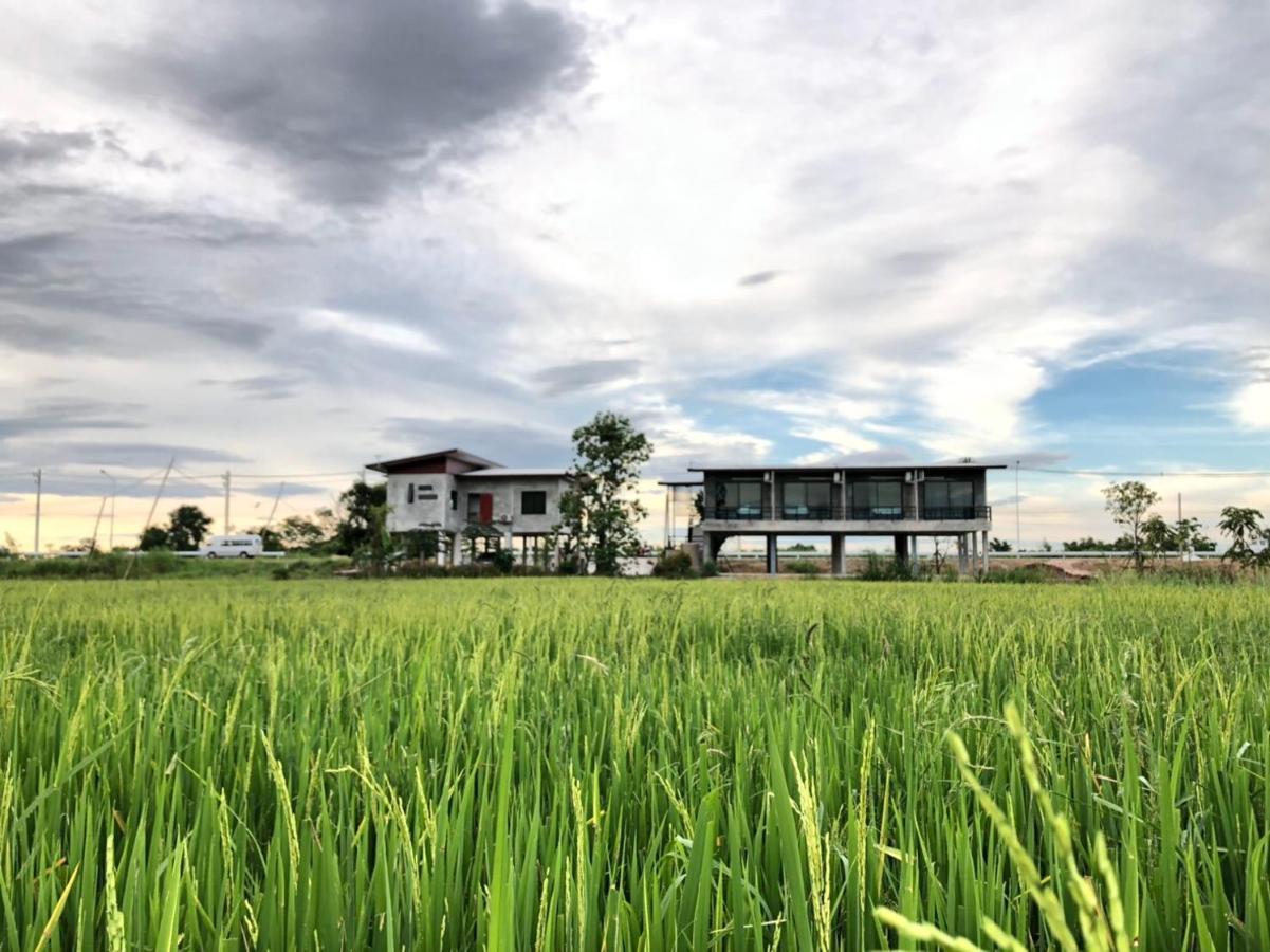 Ban Suweena Uthai Thani Buitenkant foto