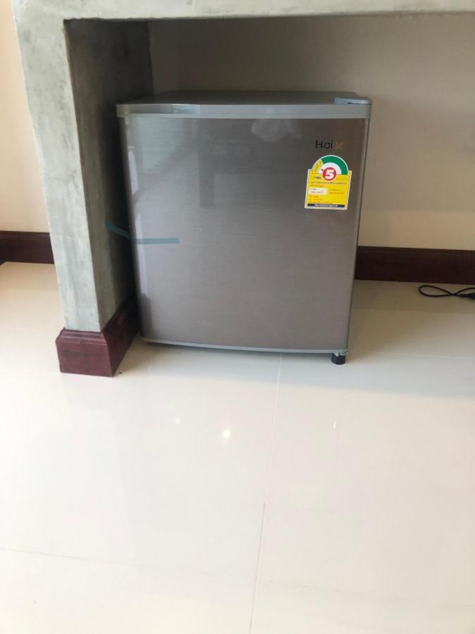 Ban Suweena Uthai Thani Buitenkant foto
